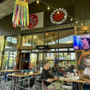 Rock & Brews - San Antonio - Beer Bar Near Me - San Antonio, Texas