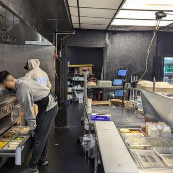 Mile High Mo’s - First Class Food - Guys cookin' up the goodness! - Fast Food Near Me - San Marcos, Texas Mile High Mo’s - First Class Food - Guys cookin' up the goodness! - Fast Food Near Me - San Marcos, Texas