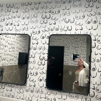 Brunch Snob - Bathroom - Breakfast & Brunch Near Me - Phoenix, Arizona