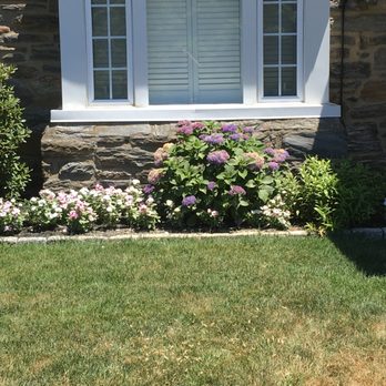 Green Sheep Landscaping - the front yard of a house - Landscaping Near Me Green Sheep Landscaping - the front yard of a house - Landscaping Near Me