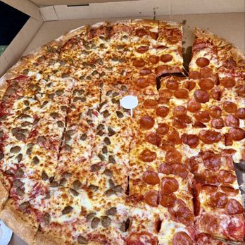 Giant Pizza King - 28" Giant Pizza (1/2 Pepperoni 1/2 Italian Sausage) - Pizza Near Me - Chula Vista, California Giant Pizza King - 28" Giant Pizza (1/2 Pepperoni 1/2 Italian Sausage) - Pizza Near Me - Chula Vista, California
