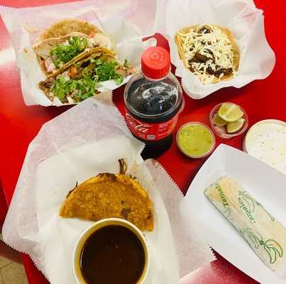 La Divina Tacos by null