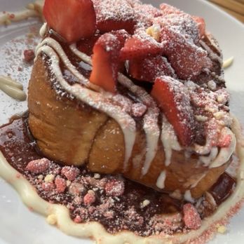 Toast on Lenox - Strawberry shortcake French toast - Breakfast & Brunch Near Me - Atlanta, Georgia Toast on Lenox - Strawberry shortcake French toast - Breakfast & Brunch Near Me - Atlanta, Georgia