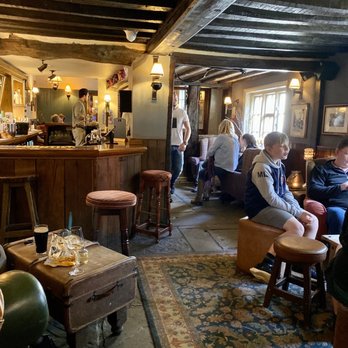 The Old Hatchet - Pubs Near Me - Ascot, BRC The Old Hatchet - Pubs Near Me - Ascot, BRC