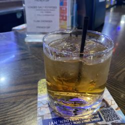 LaGraf's Pub & Grill - Whisky Ginger on the Rocks