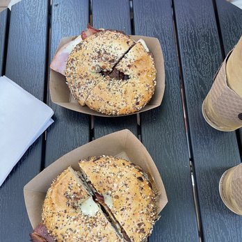 The B Shop - Outside patio - Bagels Near Me - Orlando, Florida