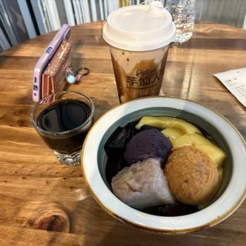 Autea Sweets & Eats - Bubble Tea Near Me - Chicago, Illinois