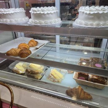 HAPPY CAKE BAKERY - Updated February 2026 - 90 Photos & 41 Reviews