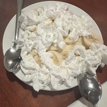 The Red Onion Cafe - Banana Cream Pie - Desserts Near Me - Boone, North Carolina The Red Onion Cafe - Banana Cream Pie - Desserts Near Me - Boone, North Carolina