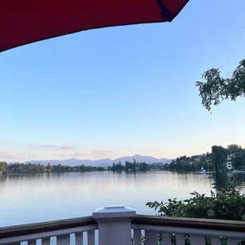 The Cottage - Outdoor dinner seating - American Near Me - Lake Placid, New York The Cottage - Outdoor dinner seating - American Near Me - Lake Placid, New York