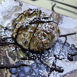 Bella Luna Ristorante - Pistachio gelato