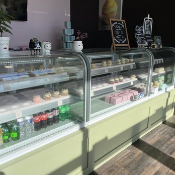 Gigi’s Cupcakes - Cupcake display - Cupcakes Near Me - Pooler, Georgia