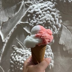 Gelataria Santini - Lemon and Watermelon sorbets in a small cone