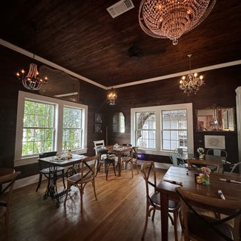 Bird Dog Cafe - Cafes Near Me - Laurel, Mississippi