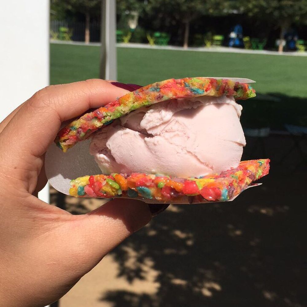Coolhaus - FRUITY pebbles with strawberry ice cream - Street Vendors Near Me