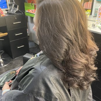 Fringe Salon - Trim for this little momma for upcoming mothers day - Hair Salons Near Me - Puyallup, Washington