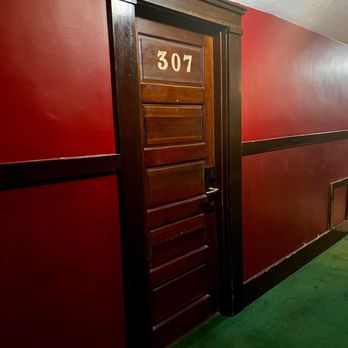 Glen Tavern Inn - Most haunted Hotel in Southern California - Hotels Near Me - Santa Paula, California Glen Tavern Inn - Most haunted Hotel in Southern California - Hotels Near Me - Santa Paula, California