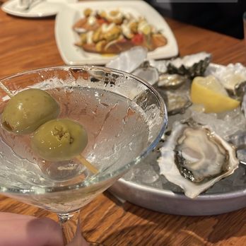 Taylor Shellfish Oyster Bar - Oysters, tostada, martini - Seafood Near Me - Seattle, Washington