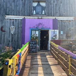 Rasta Ranch Vineyards - Entrance