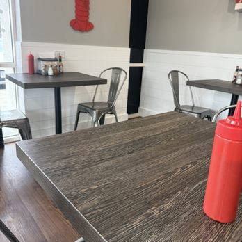 Mason's Famous Lobster Rolls - Inside seating - Sandwiches Near Me - Midlothian, Virginia Mason's Famous Lobster Rolls - Inside seating - Sandwiches Near Me - Midlothian, Virginia