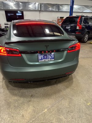 BMW / Tesla - We love all Cars BMW / Tesla - We love all Cars