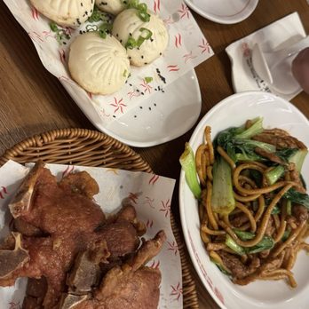 Nan Xiang Soup Dumplings - Shanghai Stir-fried Udon 上海粗炒麵 - Shanghainese Near Me - Bethesda, Maryland