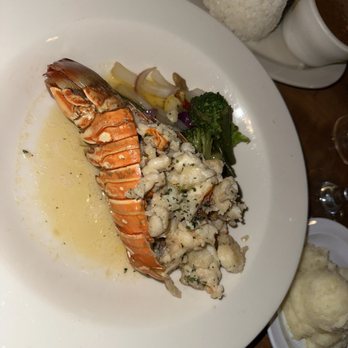 La Casa del Chef - Lobster Tail with veggies and mashed potatoes! - Caribbean Near Me - Ponce, Puerto Rico La Casa del Chef - Lobster Tail with veggies and mashed potatoes! - Caribbean Near Me - Ponce, Puerto Rico