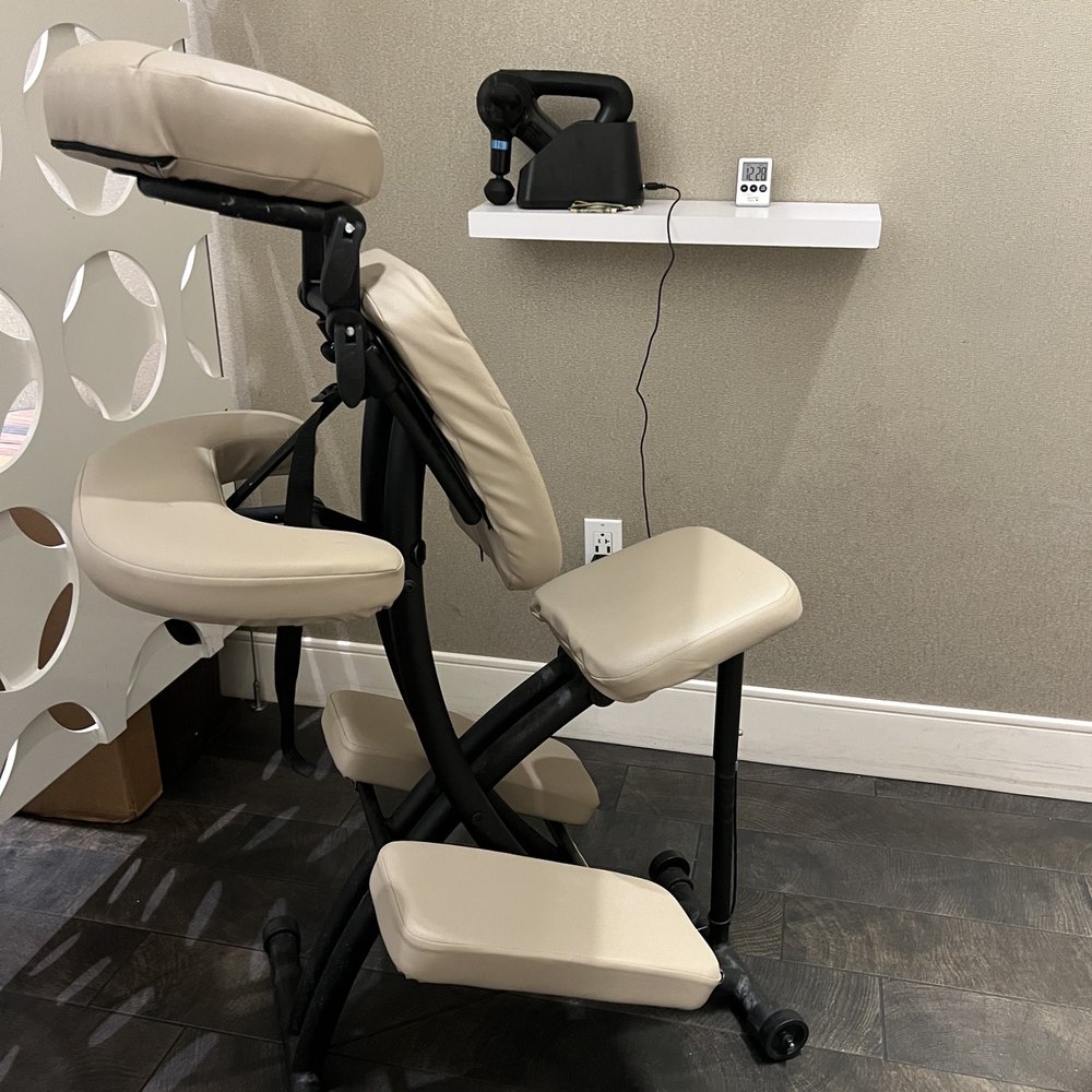 The Centurion Lounge - Massage chair - Airport Lounges Near Me - Miami, Florida The Centurion Lounge - Massage chair - Airport Lounges Near Me - Miami, Florida