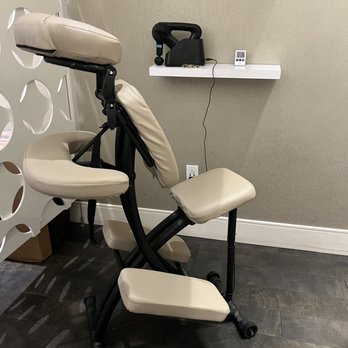 The Centurion Lounge - Massage chair - Airport Lounges Near Me - Miami, Florida The Centurion Lounge - Massage chair - Airport Lounges Near Me - Miami, Florida