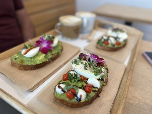 Avotoasty by null