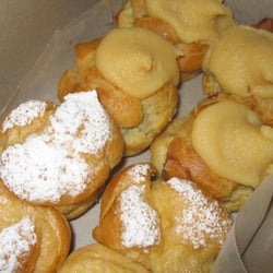 Liliha Bakery - Cream puffs and coco puffs