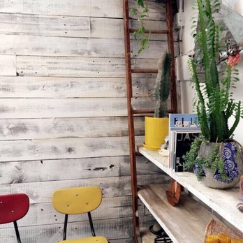 Blueys Kitchen - Inside decor - Cafes Near Me - Santa Monica, California Blueys Kitchen - Inside decor - Cafes Near Me - Santa Monica, California