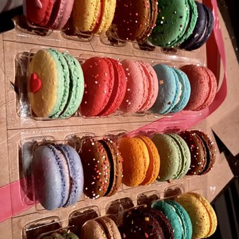 LeilaLove Macarons - Desserts Near Me - Park Ridge, Illinois