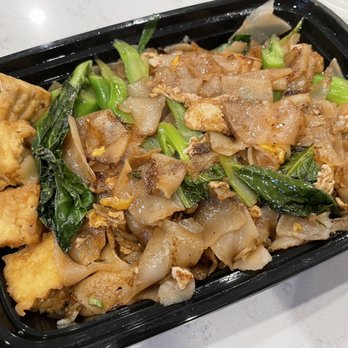 Siam Station - Pad See Ew with tofu - Thai Near Me - Irvine, California