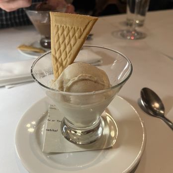 Il Davide - Vanilla gelato - Italian Near Me - San Rafael, California Il Davide - Vanilla gelato - Italian Near Me - San Rafael, California
