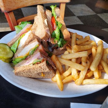 Curbside Cafe - Club sandwich - American Near Me - Richmond, Virginia