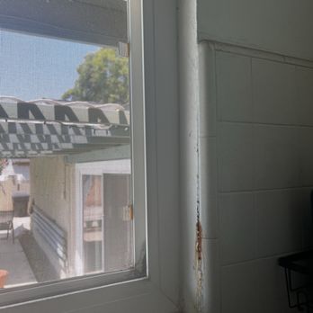 Naran Handyman - Before photo right side - Handyman Near Me - Irvine, California