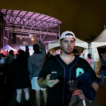 The Refinery - stage, concert venue, courtyard, general admission - Music Venues Near Me - Charleston, South Carolina