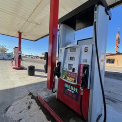 Super Fuel - Gas all over the floor of pump 6