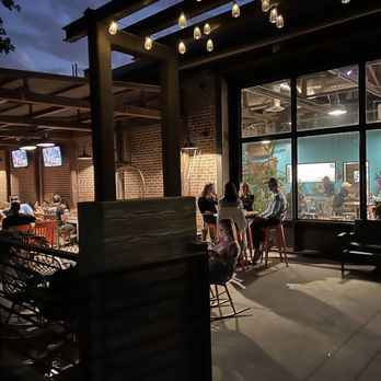 Escape Craft Brewery - Exterior patio dining/seating area - Breweries Near Me - Redlands, California Escape Craft Brewery - Exterior patio dining/seating area - Breweries Near Me - Redlands, California