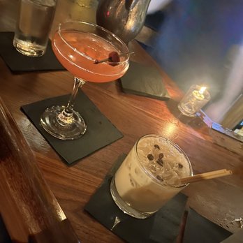 Bathtub Gin - Cocktail Bars Near Me - Seattle, Washington