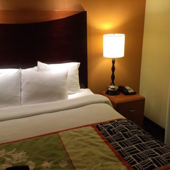 Fairfield by Marriott Inn & Suites Birmingham Pelham - King Bedroom - Hotels Near Me - Pelham, Alabama