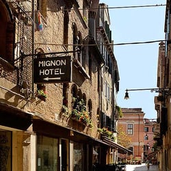 Hotel Mignon