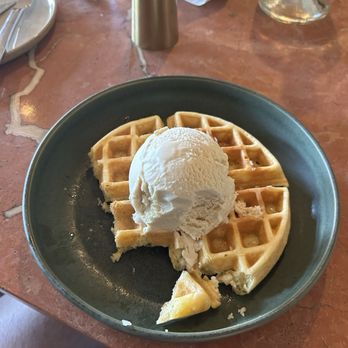 Poeta - Wafflegatto with maple gelato - Italian Near Me - Austin, Texas