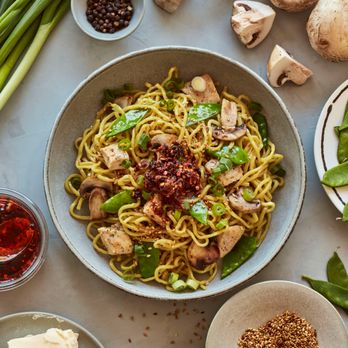 honeygrow - Garlic Butter Chicken Stir-fry - Salad Near Me - Lancaster, Pennsylvania honeygrow - Garlic Butter Chicken Stir-fry - Salad Near Me - Lancaster, Pennsylvania