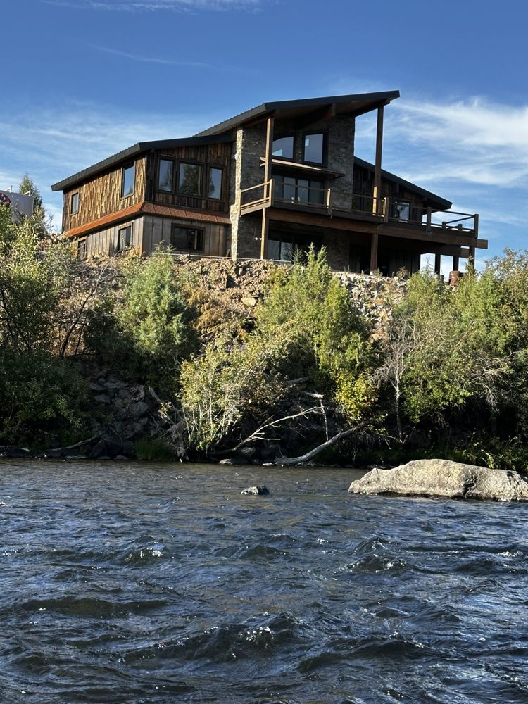 Fall River Lodge Logo