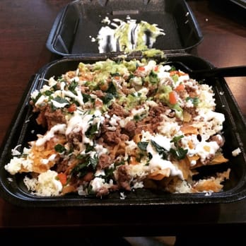 Tom's Tailgate - Super nachos w carne asada. A+ - Mexican Near Me - La Mirada, California