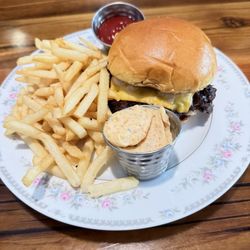 Red & The Wolf - Smash Burger