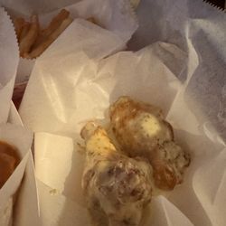 Monopole Restaurant - Parmesan wings