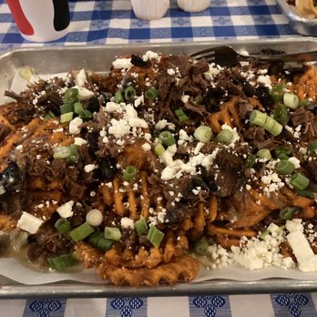 The Blue Pig - Sweet potato nachos with brisket - American Near Me - Cookeville, Tennessee The Blue Pig - Sweet potato nachos with brisket - American Near Me - Cookeville, Tennessee